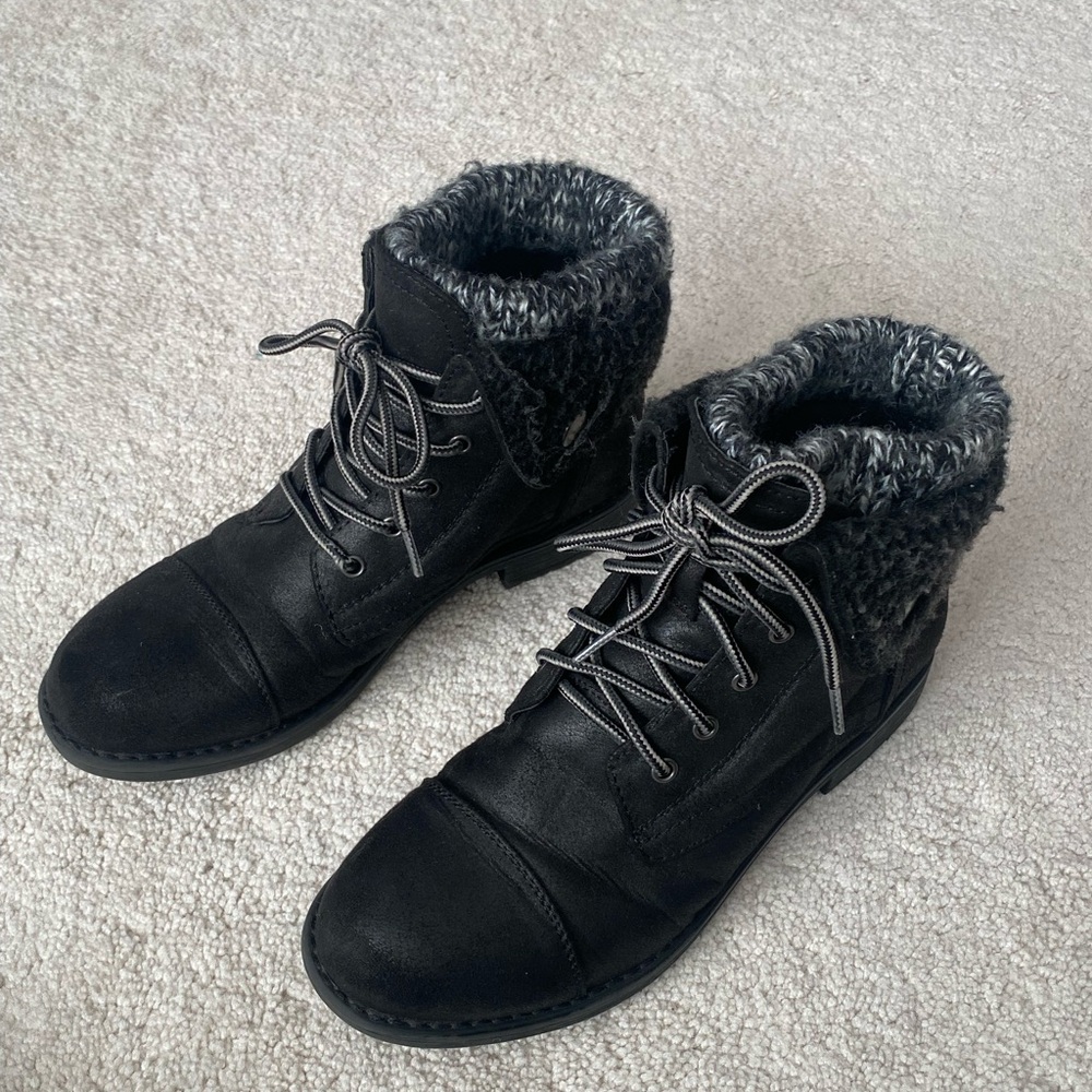 Cliffs by WHITE MOUNTAIN Black Lace-Up Knit Cuff Boots